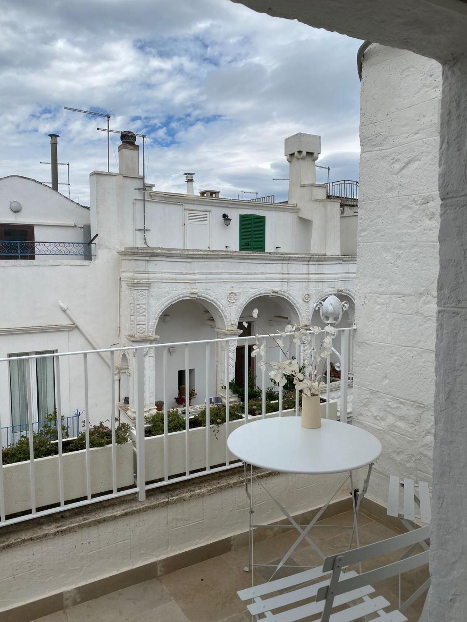Casa U Burie, Casa Design Con Terrazza Panoramica E Jacuzzi Apartamento Cisternino Exterior foto